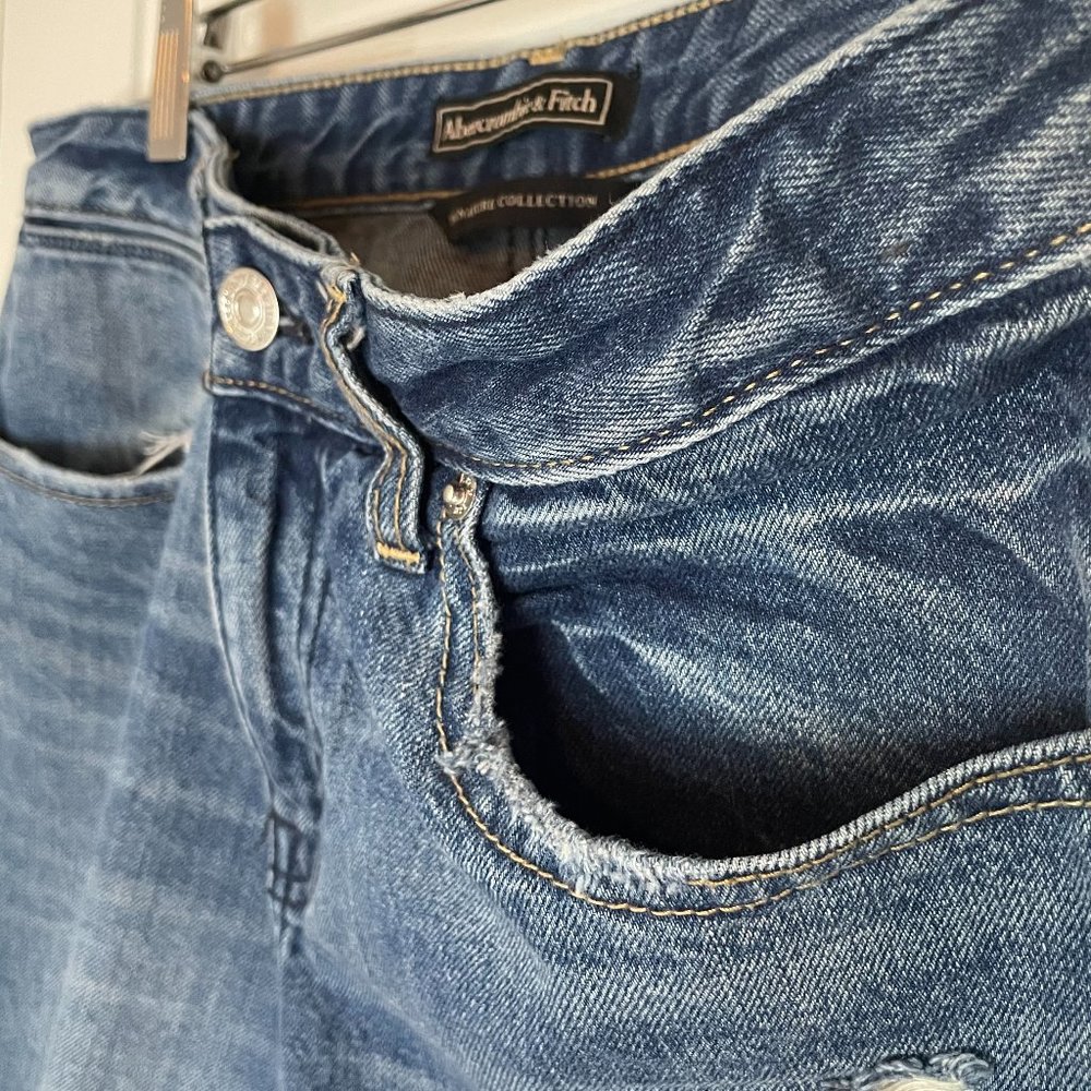 Abercrombie & Fitch Mom Jean